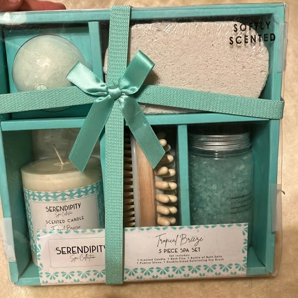 Serendipity 5 piece spa set tropical breeze softly scented new